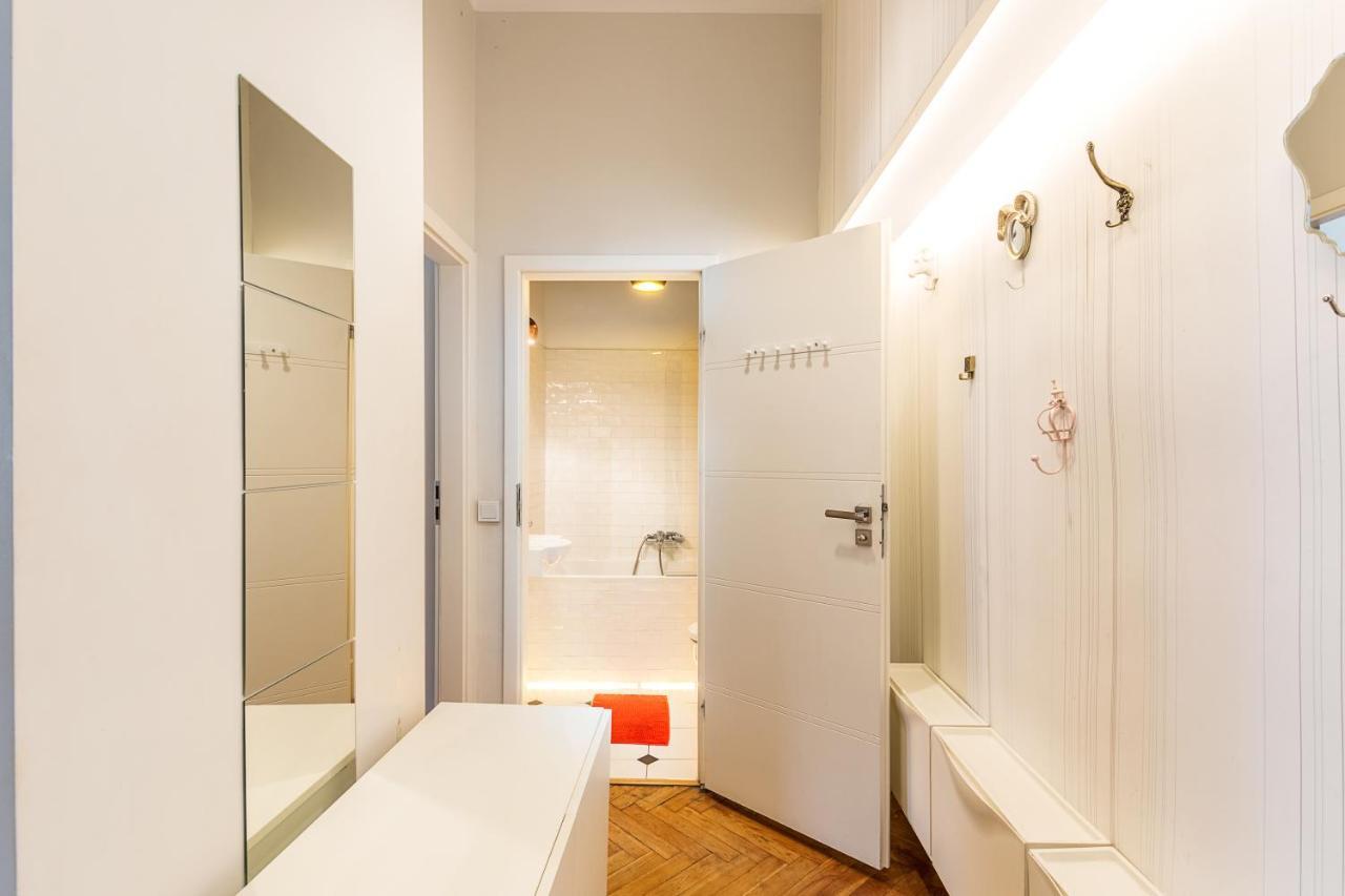 Fox Center Apartments Зобки Екстериор снимка