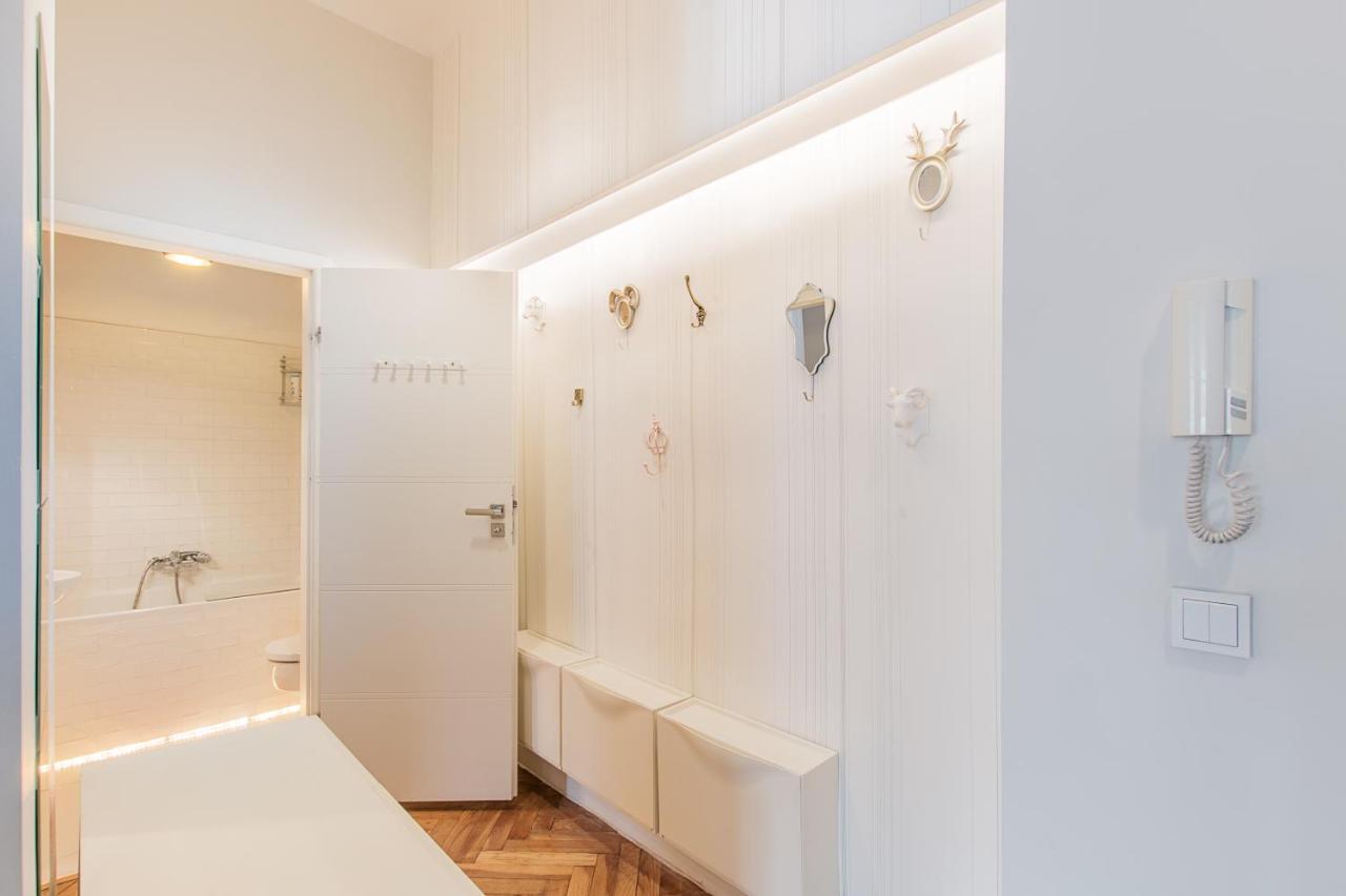 Fox Center Apartments Зобки Екстериор снимка